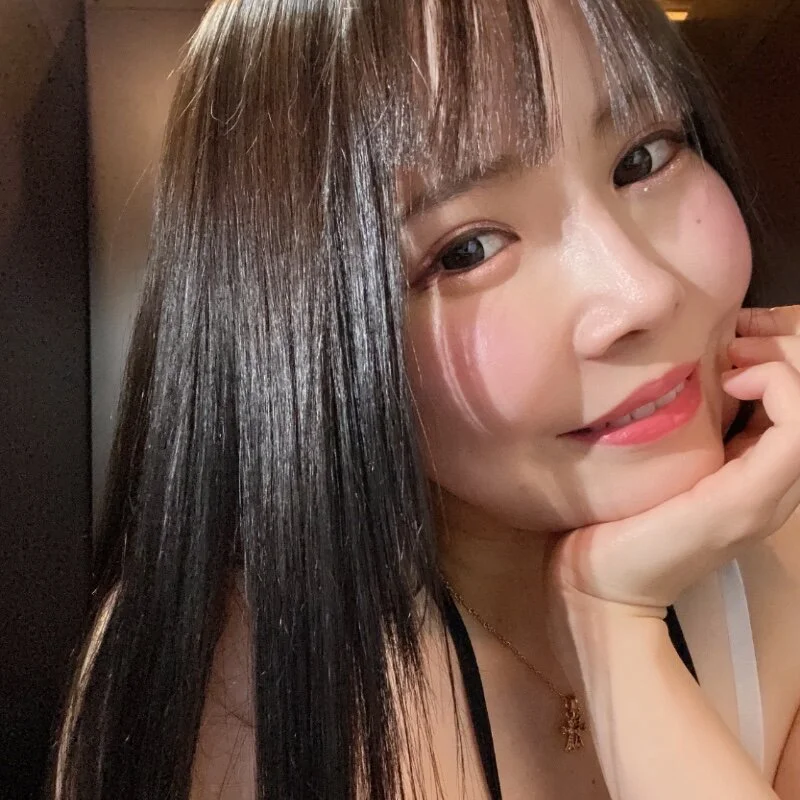 StripchatのNATINATU252525（ナツ）ってどんな子？限定エロ動画やライブチャット情報など